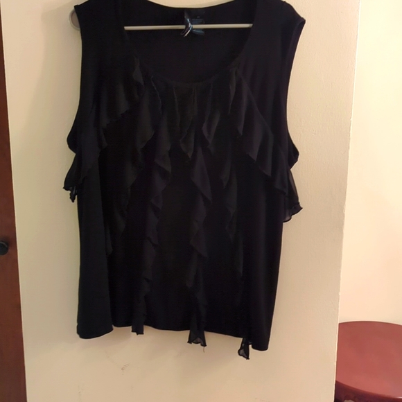 Ruffled top - Picture 1 of 2